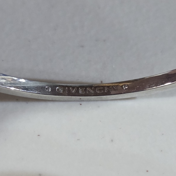 Silver Givenchy bracelet with gemstone detail - Picture 4 of 5